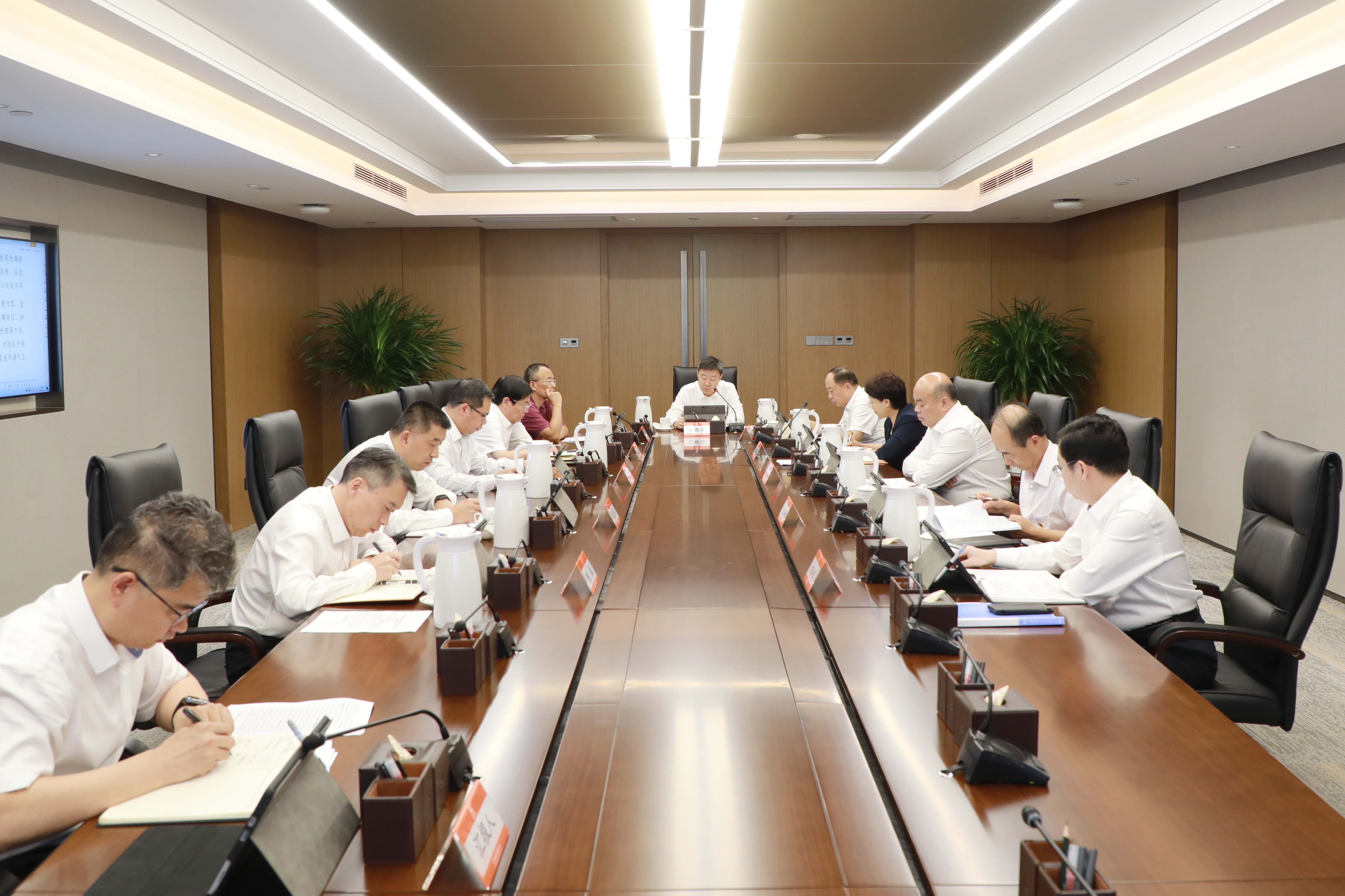 集團(tuán)黨委常委會(huì)會(huì)議暨黨的建設(shè)工作領(lǐng)導(dǎo)小組會(huì)議召開
